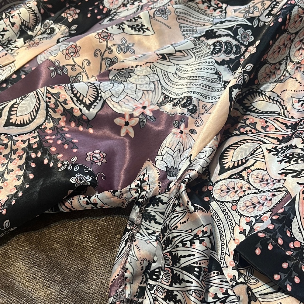 Floral Patterned Full Length Robe - Picture 4 of 4